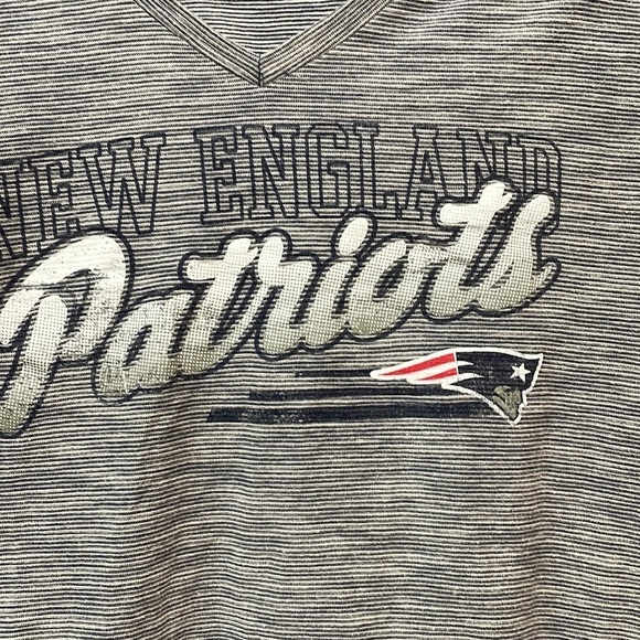 NFL Team Apparel Patriots New England Football Women’s t-shirt size large - Picture 2 of 8